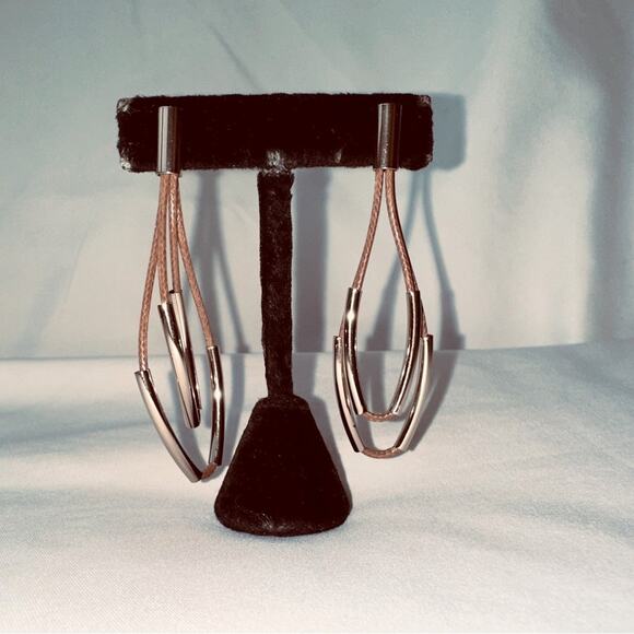 Zenzii - Modernist Waxed cord and gold tubes Double strand Earrings - Picture 2 of 5